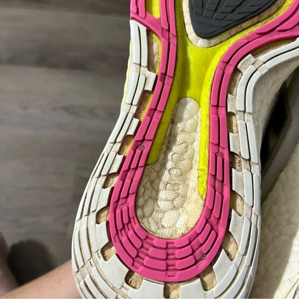 Adidas UltraBoost 21 White Solar Yellow Black Mens Size 6 Women’s Size 8 FY0377